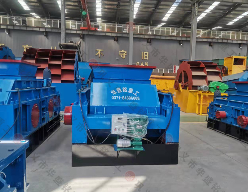 新一代液压对辊制砂机硬岩制砂  出砂漂亮