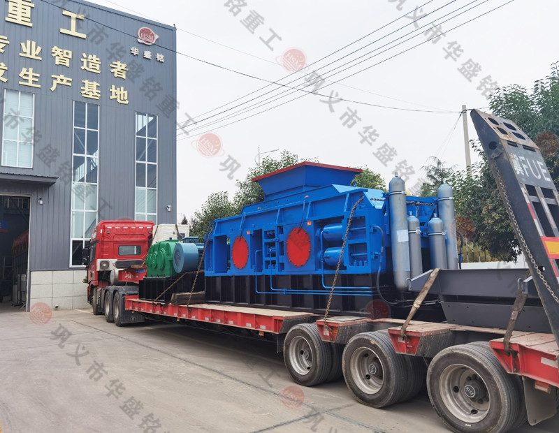 U体育页面在线登录2PGY1212对辊破碎机机成功发往洛阳