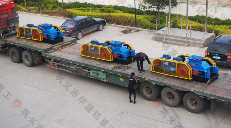 3台中型U体育（中国）发货现场